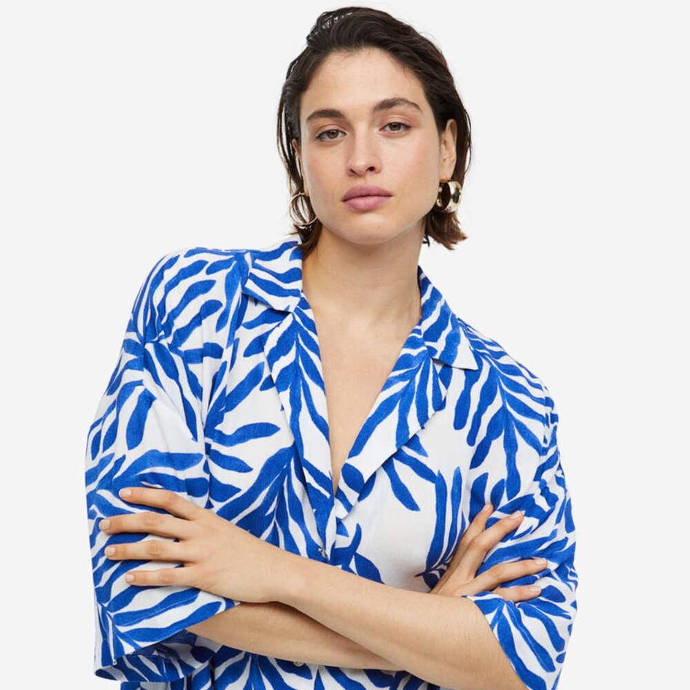 H&M Oversized Tropical Resort Shirt White and Blue XS